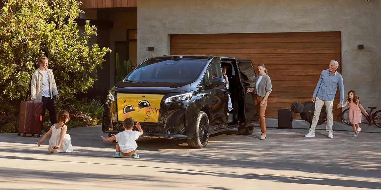 FX Super One — мінівен майбутнього від Faraday Future з ШІ, масажем та екраном на радіаторі