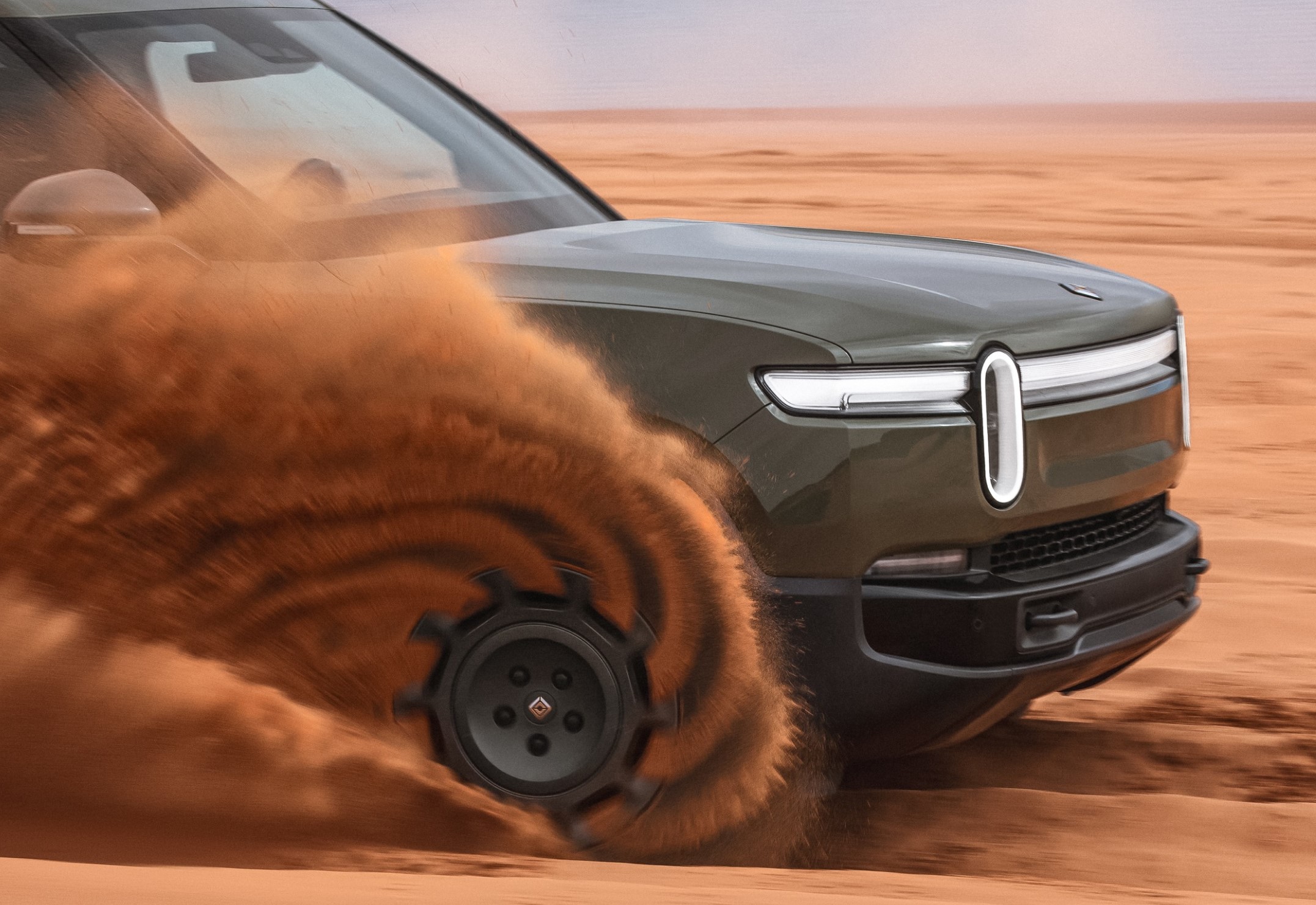 Нові Rivian Gen 2 Quad R1T та R1S — знову чотири мотори і «танковий розворот»