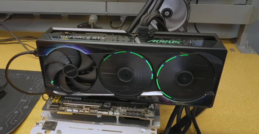 The BIOS version (RTX 5090 ROG Astral XOC) allows you to supply 1600 watts to the video card