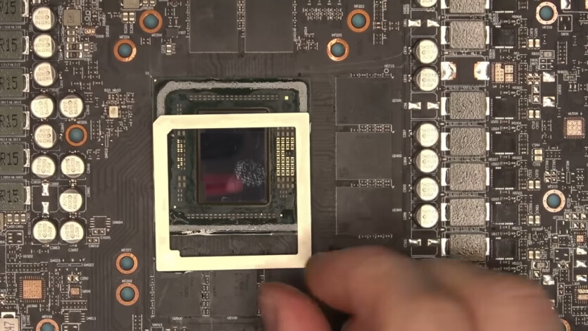 Restoring AMD Radeon RX 7800 XT: re-soldering after an unsuccessful attempt by an unknown wizard