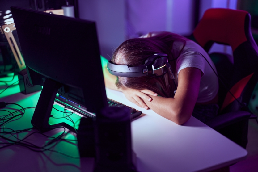 In China, children are forced to play 15 hours a day to get rid of gambling addiction