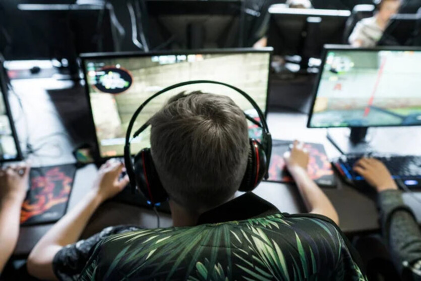 Epic Games Store бесплатно отдает одну из самых высоко оцененных игр в 2025 году