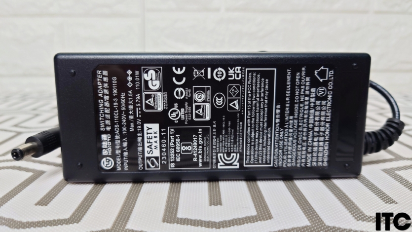 MSI MAG 274QPF X30MV