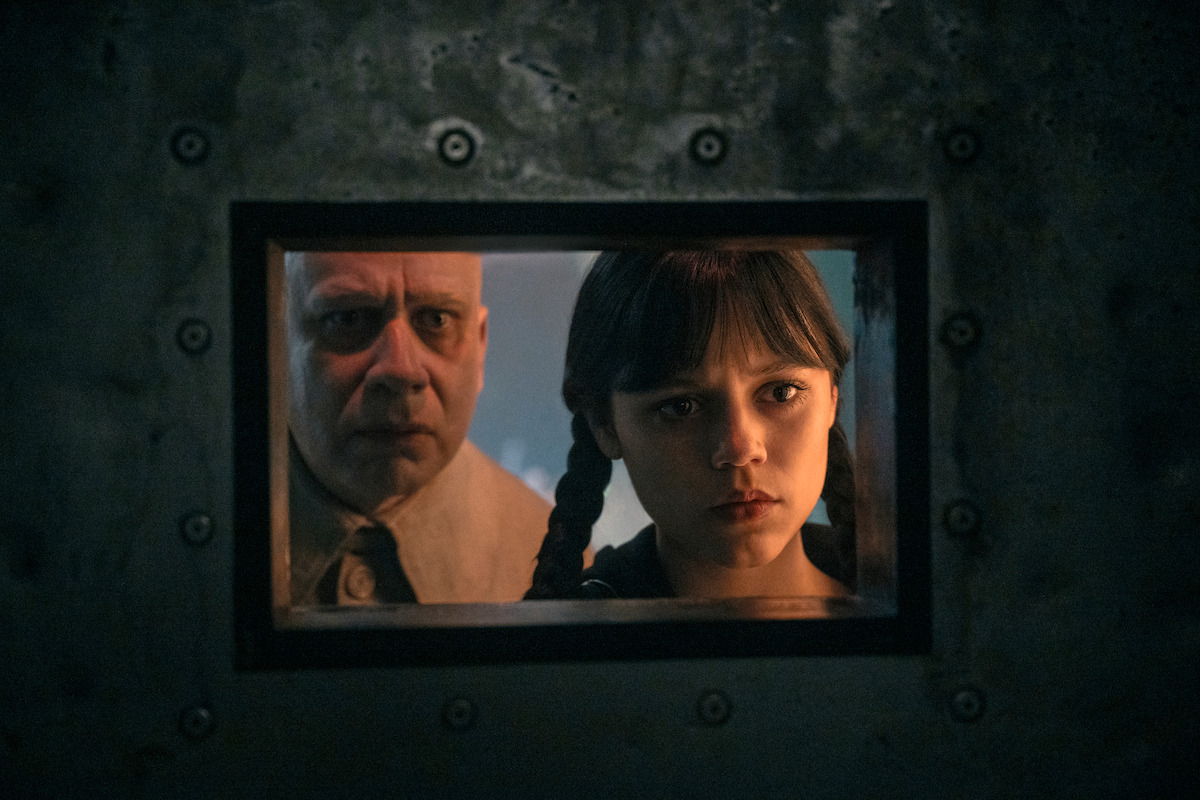 Це сталося: Netflix знімає серіал-спіноф "Венздей" про Дядька Фестера