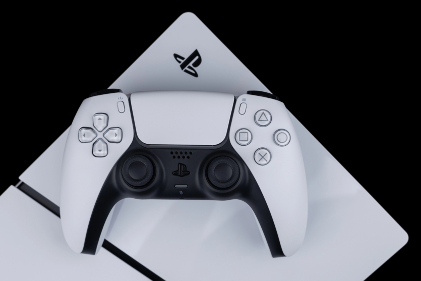 PlayStation 5 тепер дозволяє під'єднати DualSense одразу до 4-х девайсів