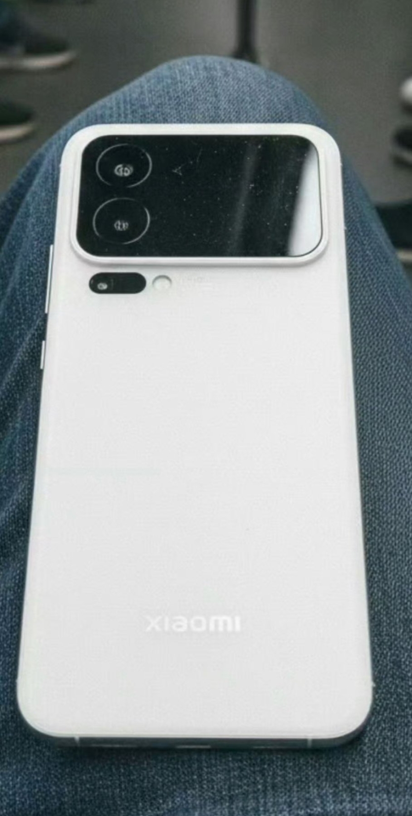 "Це ж було вже": флагман Xiaomi 16 Pro Max з’явився на перших фото