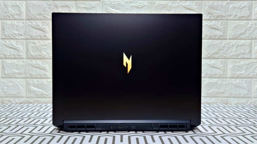 Acer Nitro V 16 AI