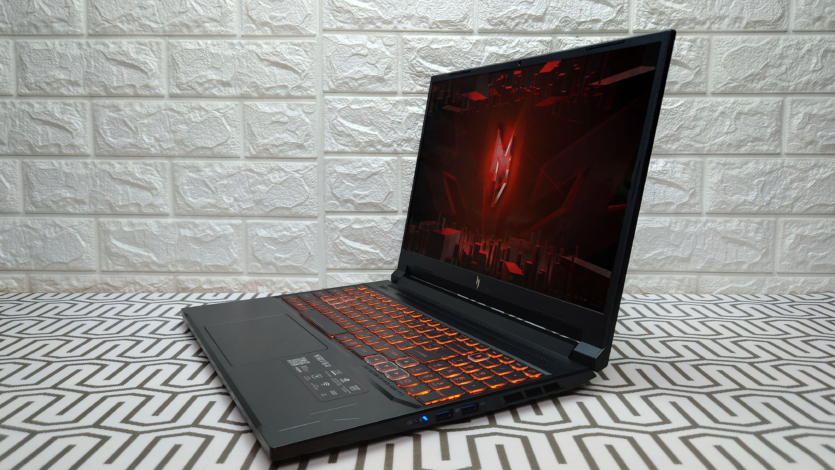 Acer Nitro V 16 AI