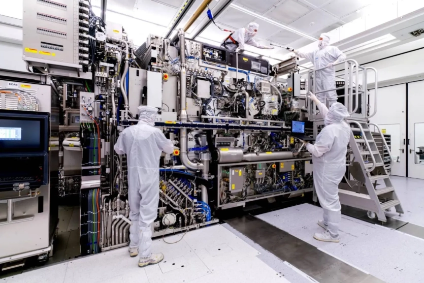 Китайці зламали літографічну машину ASML під час спроби вкрасти секрети, і звернулися до виробника для ремонту