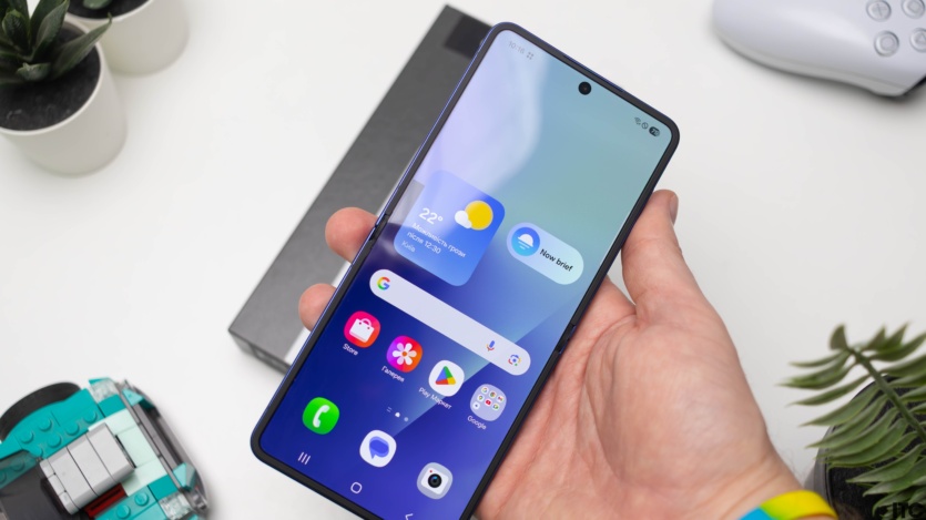 Samsung Galaxy Flip 7