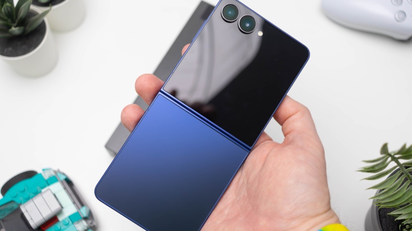 Samsung Galaxy Flip 7