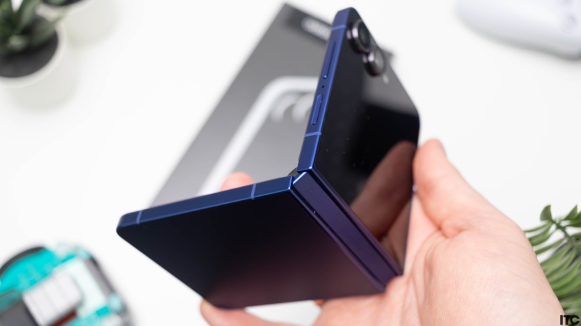 Samsung Galaxy Flip 7