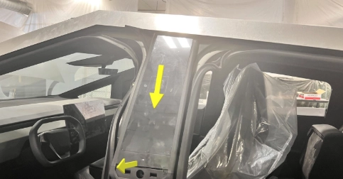 "Невидимі" написи на Tesla Cybertruck: вандалізм чи дефект?