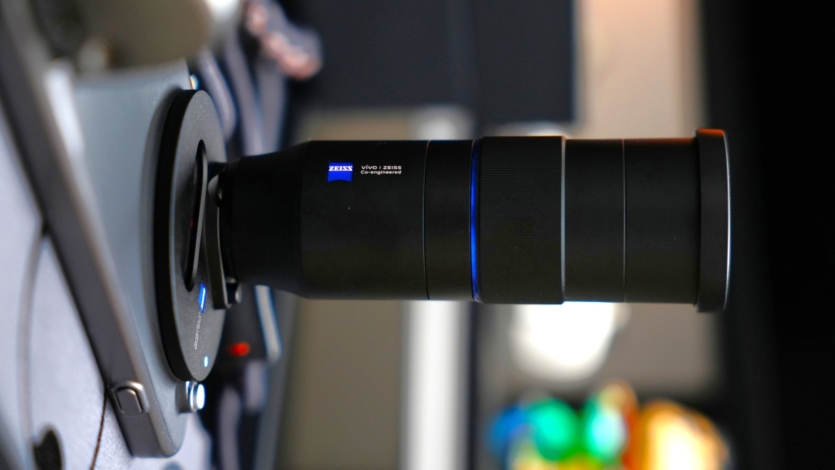 Відео розпакування Vivo X300 Pro демонструє знімний об'єктив та розкриває характеристики камери