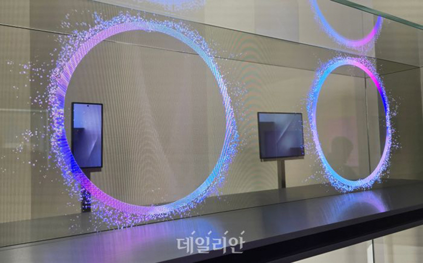 Трискладаний Galaxy: Samsung показала телефон на виставці, у мережі з’явилося відео