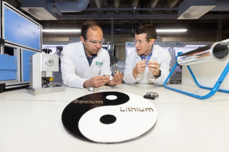 Перший у світі двокатіонний акумулятор поєднує переваги натрію та літію