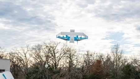 Дрон-кур'єр Amazon випадково "підрізав" інтернет-кабель американського оператора