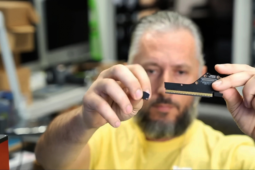 Ютубер, якому NVIDIA компенсувала RTX 5090 FE, взявся за RTX Pro 6000 — відеокарта за $10 000 ламається під власною вагою ще у коробці