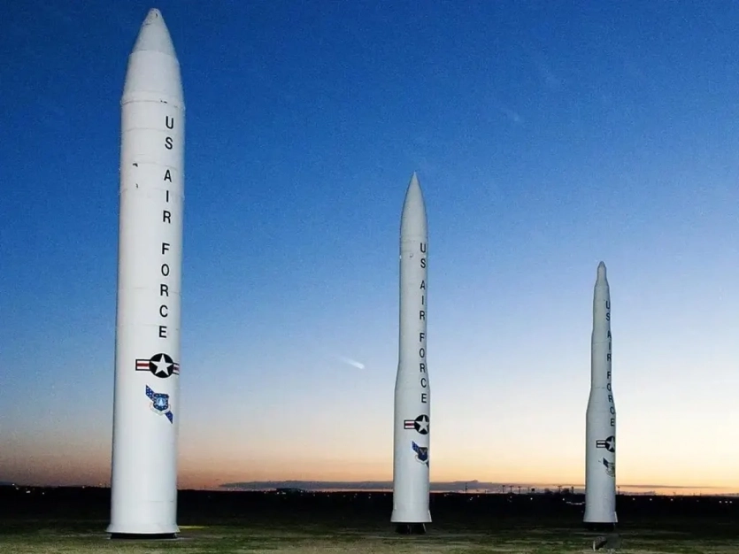 Безпека, казали вони: 15 років код запуску ядерних ракет США був 00000000