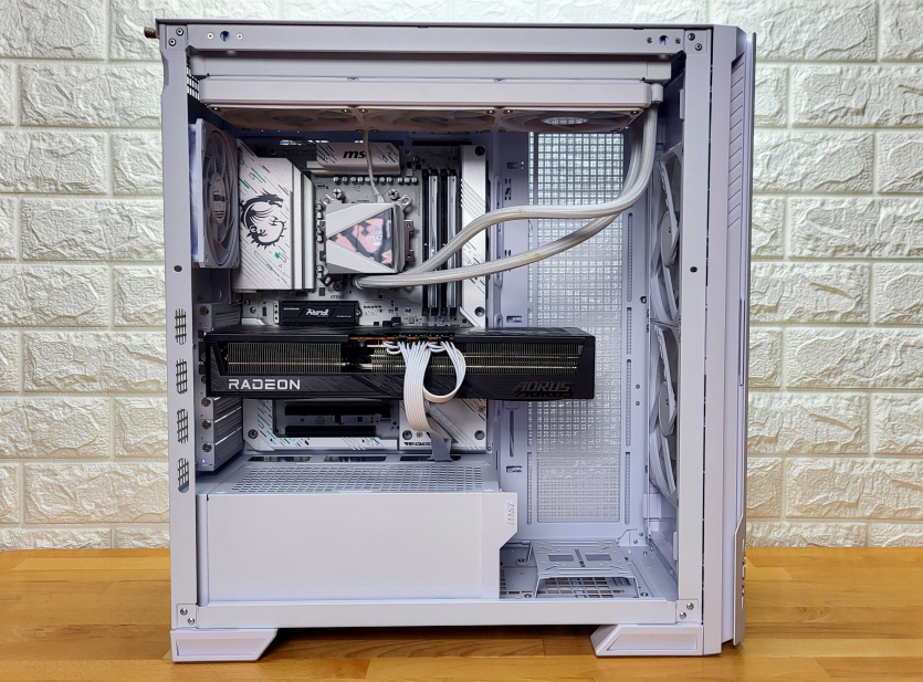 MSI MPG VELOX 300R AIRFLOW PZ