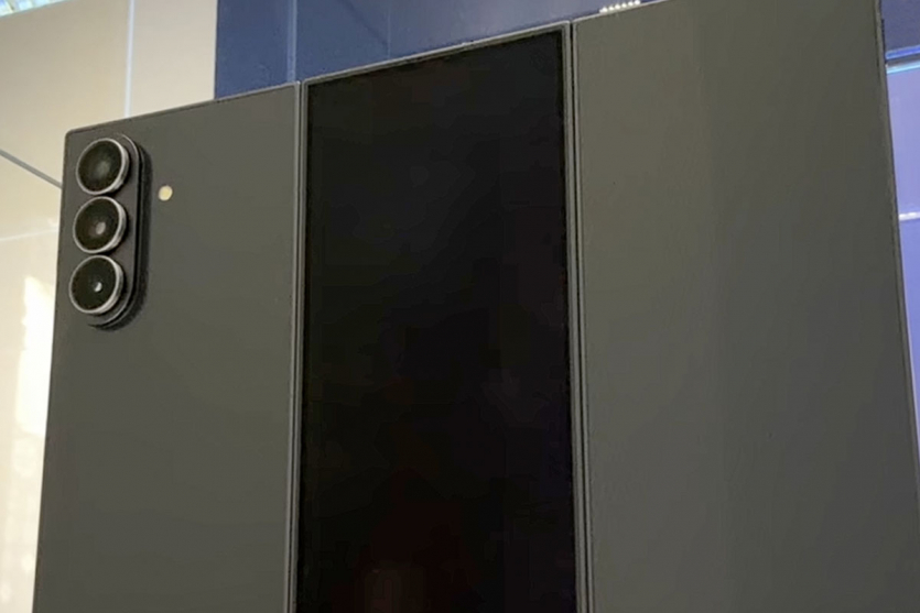 Реліз Samsung Galaxy TriFold вже скоро: величезна товщина та ціна