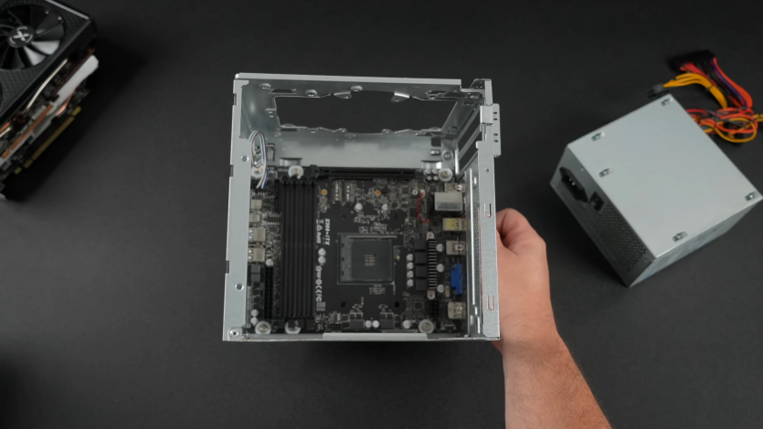 Ютубер зібрав власну Steam Machine: Cyberpunk 2077 60+ FPS без FSR в 1440p