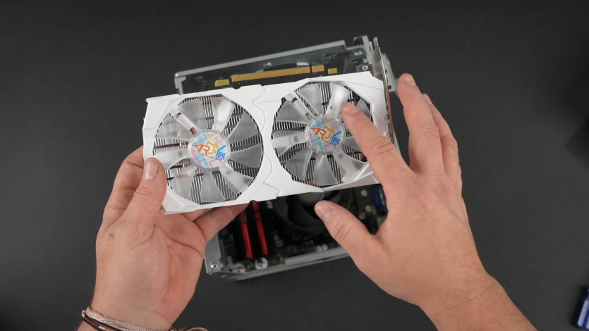 Ютубер зібрав власну Steam Machine: Cyberpunk 2077 60+ FPS без FSR в 1440p