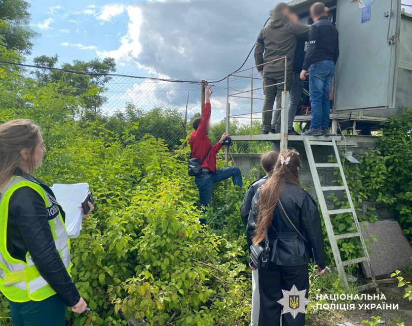 Киянин нелегально майнив біткоїни під Житомиром: збитки енергетиків сягнули майже 2,3 млн гривень