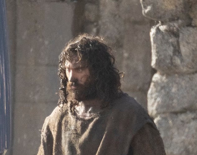 Наступник "Носферату": перші кадри фільму "Вервольф" з готичними жахами і Лілі-Роуз Депп