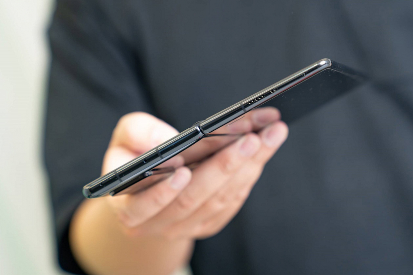 Перші зображення нових Nubia Fold та Flip 3 демонструють дизайн "не як у всіх"