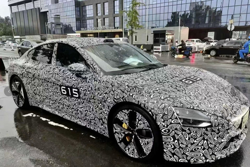 Оновлення Xiaomi SU7: дивне авто помічено на тестуванні, компанія розпродає попередні моделі