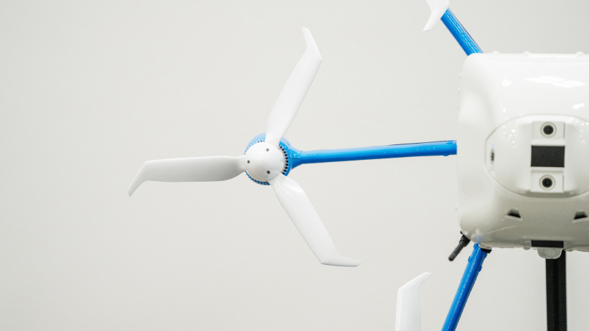 Дрон-кур'єр Amazon випадково "підрізав" інтернет-кабель американського оператора