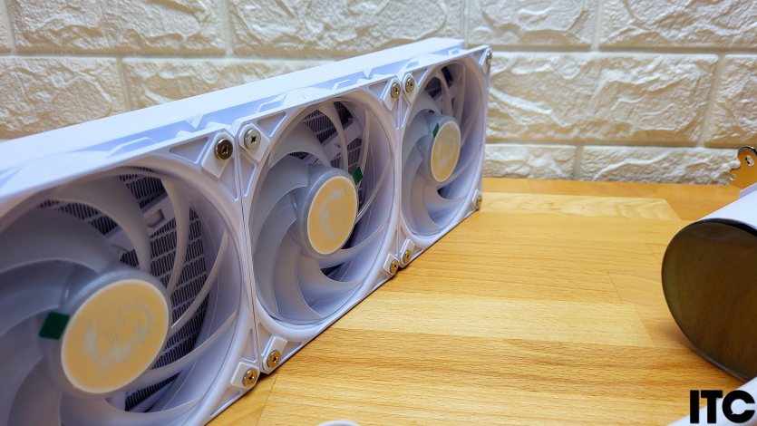 MSI MPG CORELIQUID P13 360 White