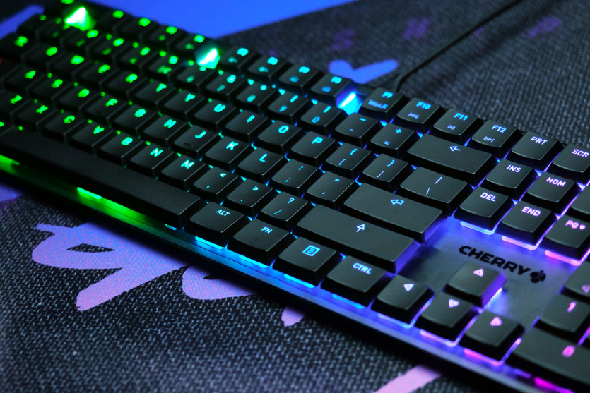 Cherry на межі банкрутства: культовий виробник перемикачів механічних клавіатур у величезних боргах
