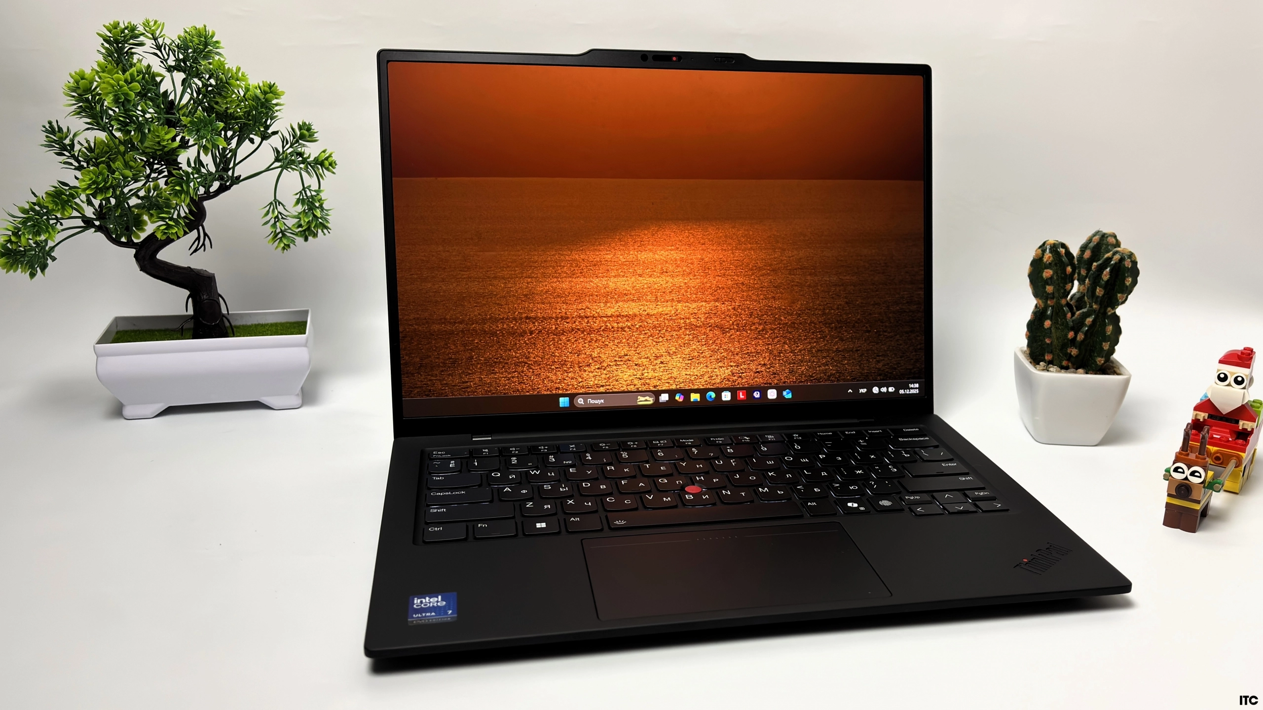 Lenovo ThinkPad X1 Carbon Gen 13