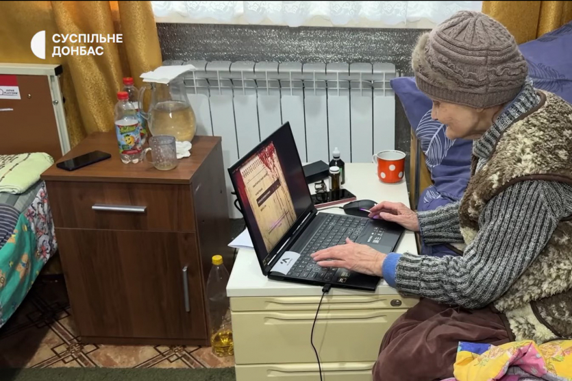 Розробники Metro подарували ігровий ноутбук 78-річній геймерці, евакуйованій з Донбасу