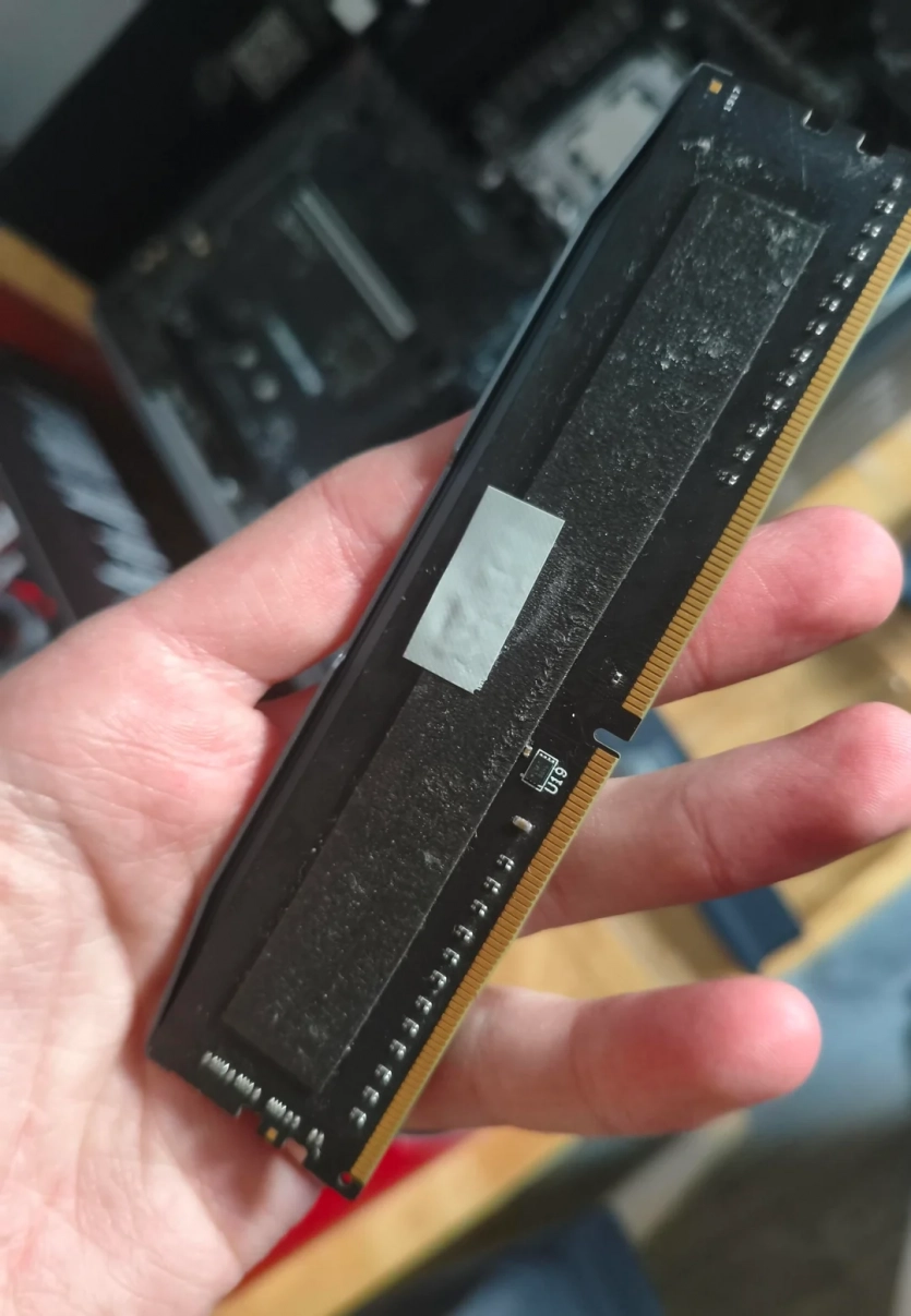 Модулі пам'яті Corsair Vengeance DDR5 продавалися з DDR4 під радіатором — як розпізнати підробку