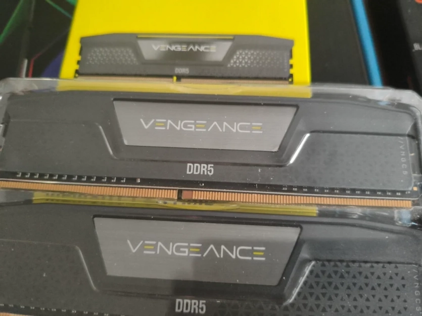 Модулі пам'яті Corsair Vengeance DDR5 продавалися з DDR4 під радіатором — як розпізнати підробку