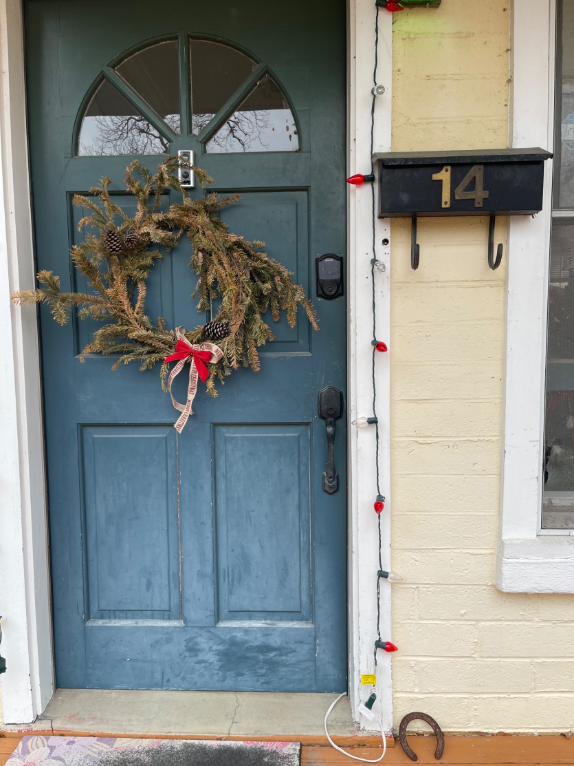 Служба доставки заблокувала кур’єра, який надіслав ШІ-фото дверей замість реального замовлення