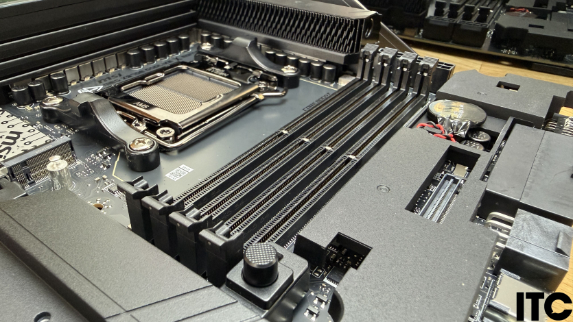 MSI MEG X870E GODLIKE X EDITION