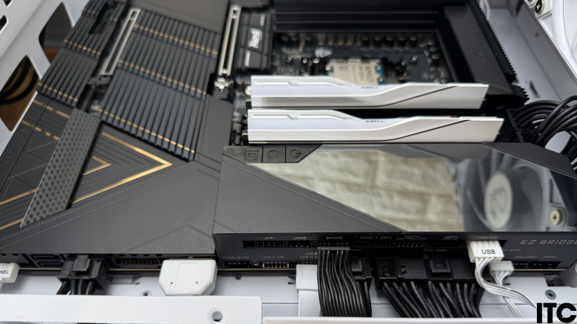 MSI MEG X870E GODLIKE X EDITION