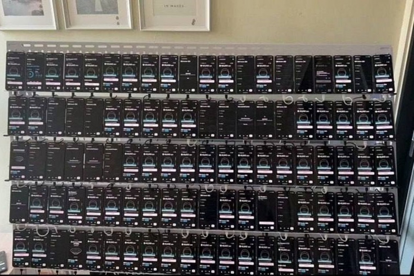 Криптоентузіаст купив 100 смартфонів Solana Seeker і отримав $3,33 млн прибутку на аірдропі токену SKR