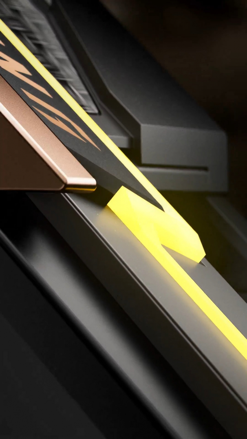 MSI анонсувала RTX 5090 Lightning з дисплеєм та живленням 1600 Вт від двох роз’ємів — відеокарту вже розігнали