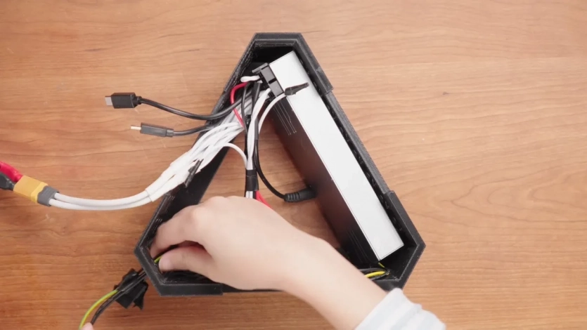 Мегаконсоль: модерка зібрала PS5, Xbox Series X та Switch 2 в одному пристрої