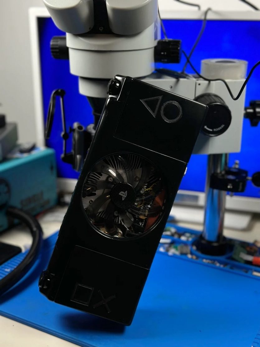 Модерка перетворила PlayStation 4 Slim на повнофункціональну портативну консоль