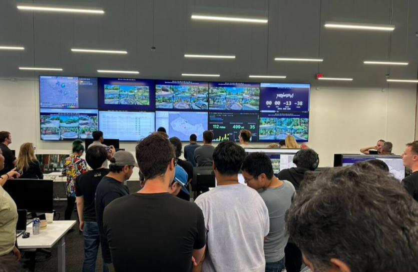 Попри заяви Маска, Tesla контролює “безконтрольні” Robotaxi