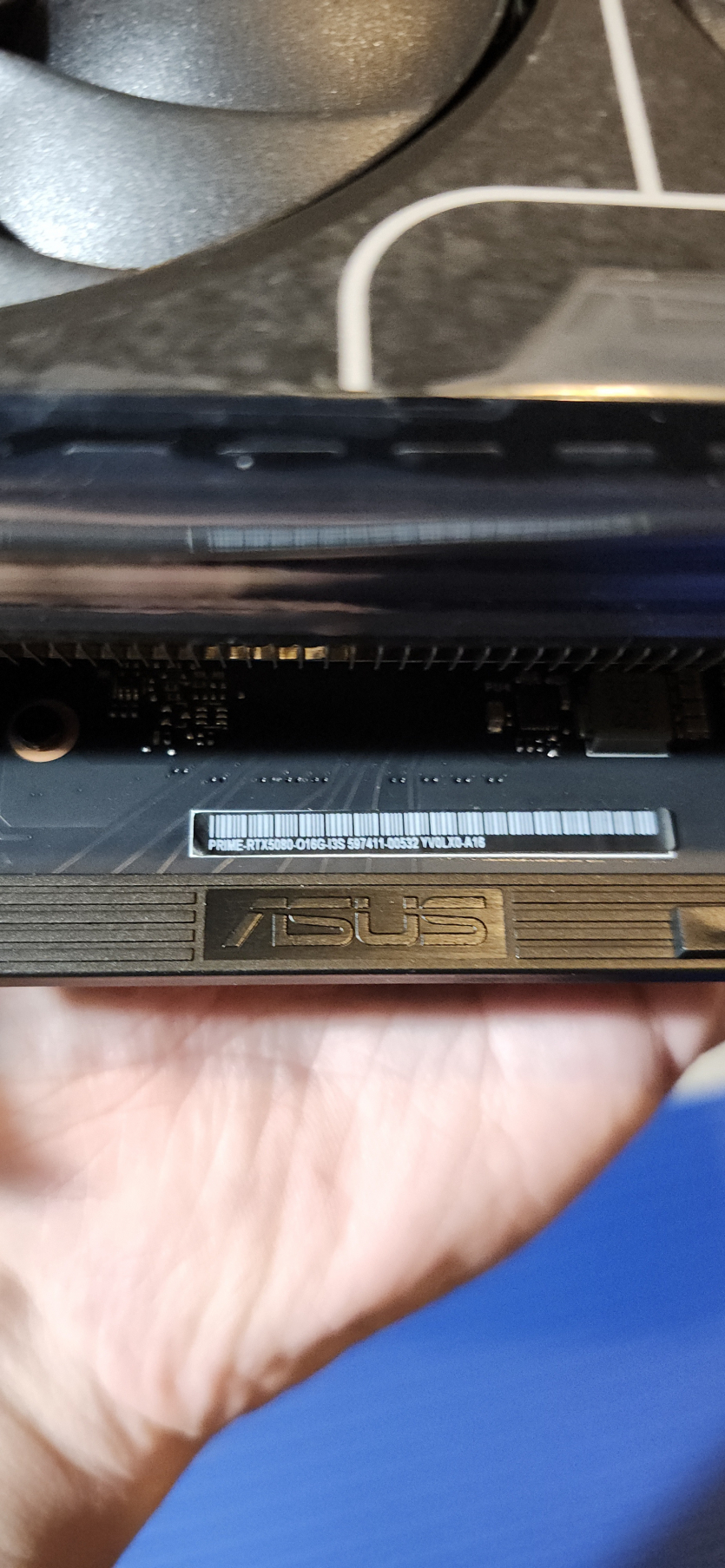 Клієнт Amazon отримав NVIDIA RTX 5080 з 8-контактним роз’ємом — що пішло не так