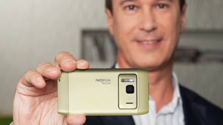 Відродження легенди: для Nokia N8 2010 року випустили кастомну прошивку та магазин програм