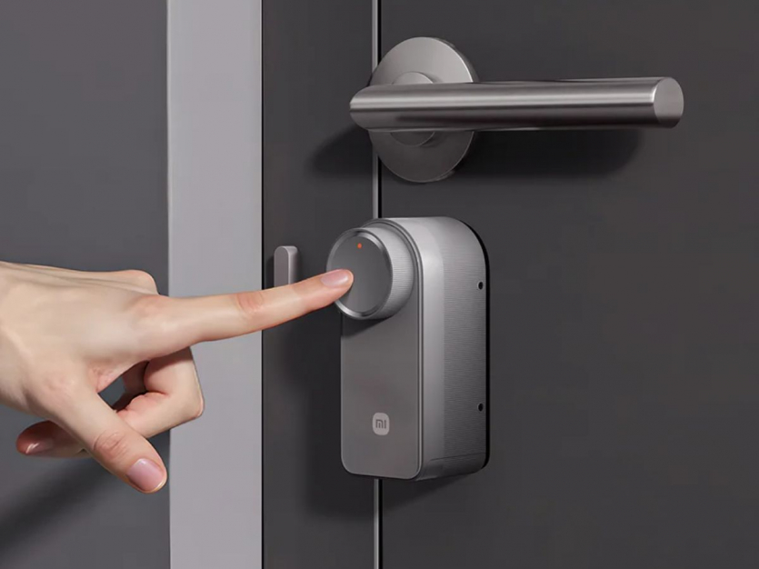 Вхід за відбитком пальця: в Європі вийшов розумний замок Xiaomi Self-Install Smart Lock за €150
