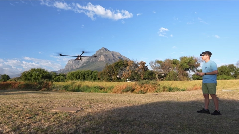 Найефективніший RC-дрон у світі літає 3,5 години на одному заряді